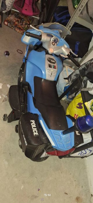 Moto de policía infantil