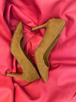 Zapato tacón ante color camel T.38
