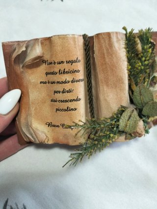 4 pezzi decorazioni libro Madonna prezzo per tutto