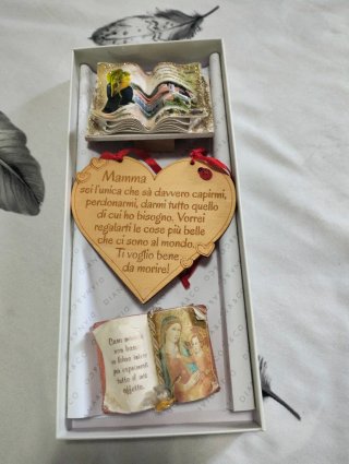 4 pezzi decorazioni libro Madonna prezzo per tutto