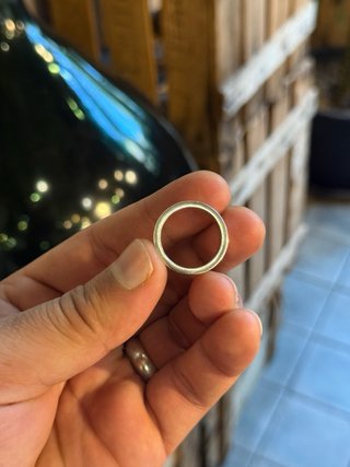 Anillo de plata con grabado