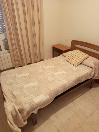 2 Camas 90cm + Colchones + Mueble