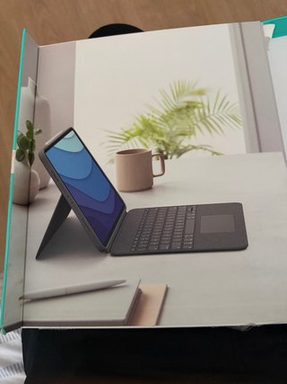 Tastiere Logitech Combo Touch per iPad 12,9 pollici