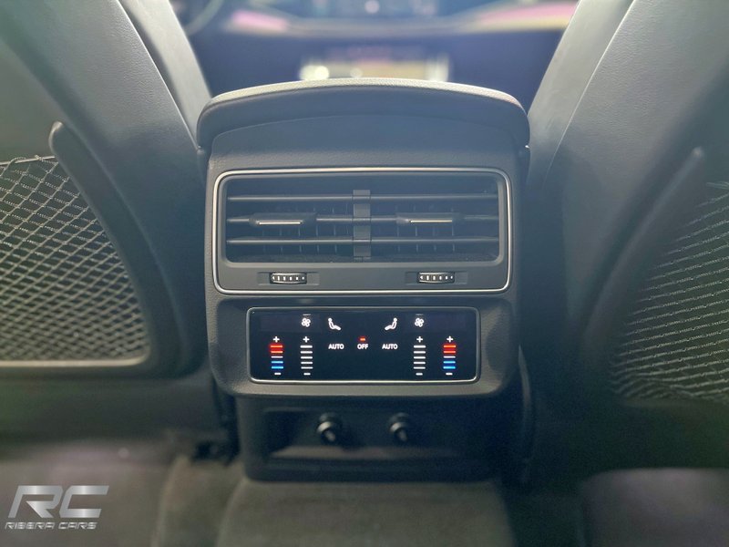 Audi Q8 2020, foto 17