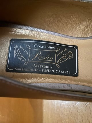 Zapato de fiesta plateado