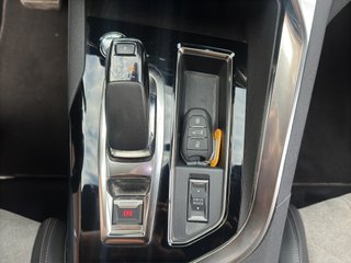 Peugeot 3008 Hybrid 225 e-EAT8 GT