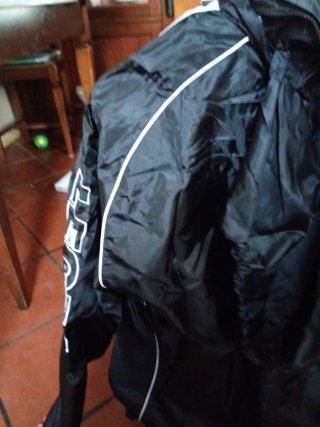Giacca K-Way Legea L con cappuccio nuova