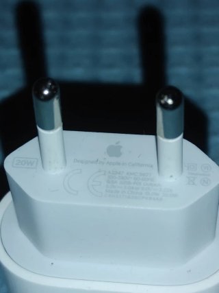 Cargador Apple USB-C Blanco 20w