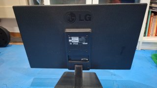 Pantalla LG LED Negra