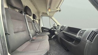 Peugeot Boxer Furgon BlueHDi 140 S&S Pack 335 L2H2 103 kW (140 CV)