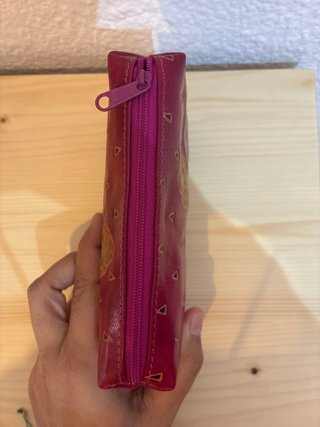Monedero de cuero con búho