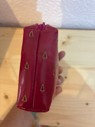 Monedero de cuero con búho
