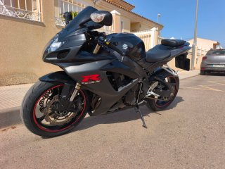 Suzuki GSXR K7 Negra