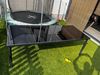 Tavolo da giardino in vetro e metallo antracite