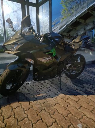 Kawasaki Ninja 400 2023 Negra/Verde