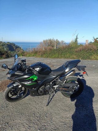 Kawasaki Ninja 400 2023 Negra/Verde