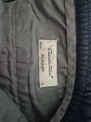 Pantalón gris con cordón, Emidio Tucci.