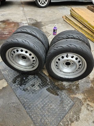Llantas PSA Chapa Aluminio + 4 Semislicks