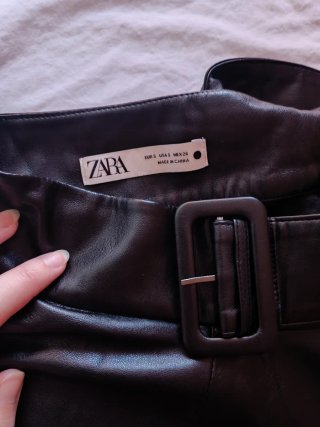 Falda Zara Negra Cuero Talla M