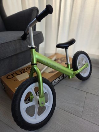 Bicicleta sin pedales Cruzee Ultralite 12 verde