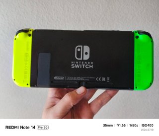 Nintendo Switch Verde/Amarillo + Accesorios