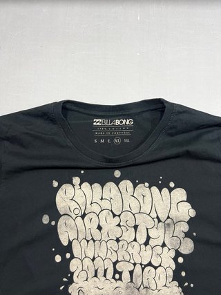 Camiseta Billabong estampado vintage