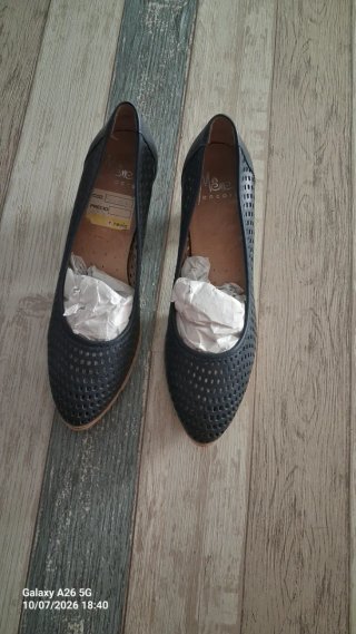 Zapatos Meme tacón calados azules