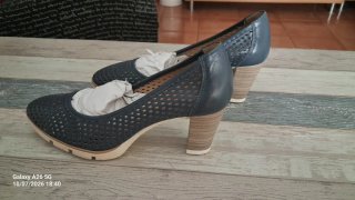 Zapatos Meme tacón calados azules
