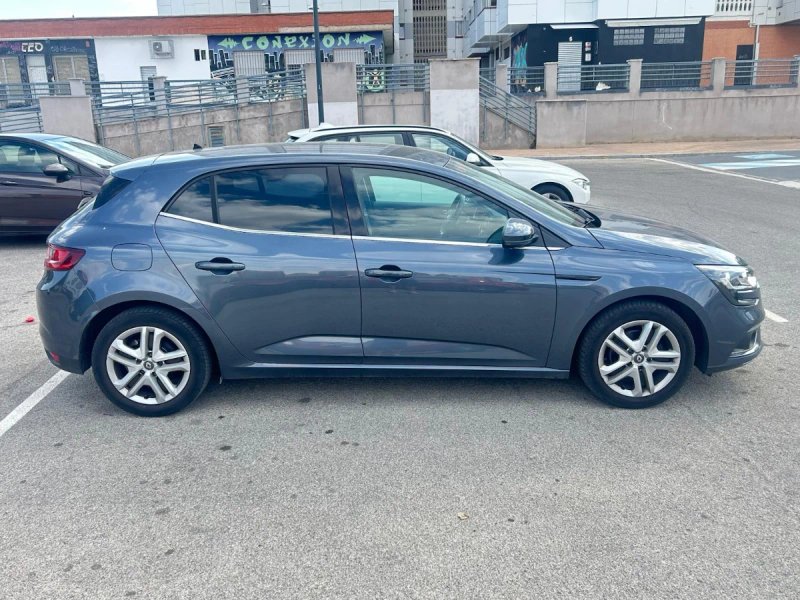 Renault Megane 2016 - foto 1