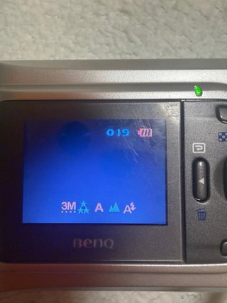 Cámara Digital BenQ Compacta Plateada