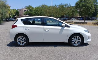 Toyota Auris 2015