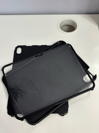 iPad 10ª Gen 256GB Plata + Funda Otterbox Negra