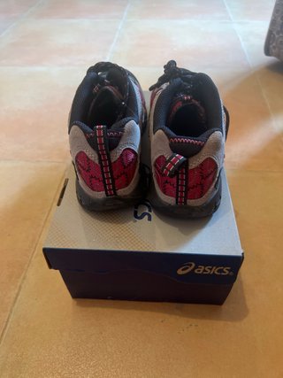 ACEPTO OFERTAS: Zapatillas de montaña HI TEC 38