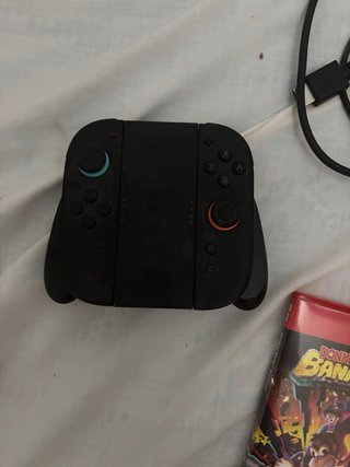 Nintendo Switch Negra/Roja Casi Nueva