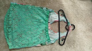 Top halter flores lentejuelas turquesa