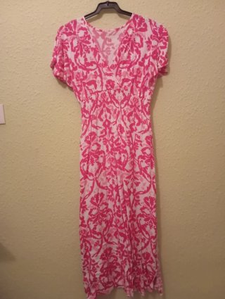 Vestido veraniego rosa y blanco