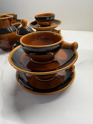 Juego de café, original. cerámica marrón y negro