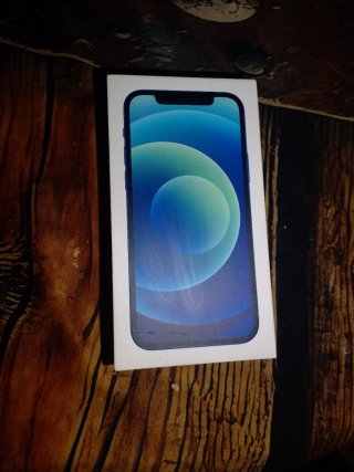 iPhone 12 Blu 128 GB, accessori inclusi