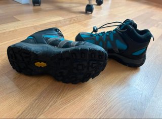 Botas de montaña niño