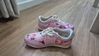 Zapatillas Mustang flores rosas