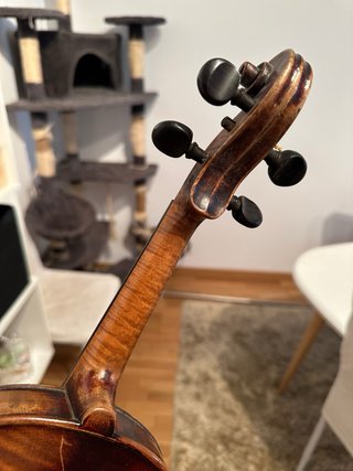 Violino antigo com estojo