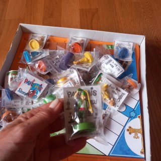 Parchís de Asturias 24 fichas, cubiletes y tablero