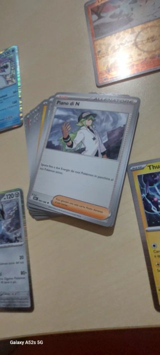 Carte Pokemon: Beartic, Larvesta, Cobalion, Thundu