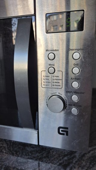 Microondas Grunkel 1000W. Funciones de Air Frier