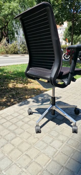 Silla Oficina Ergonómica Steelcase Think Negra