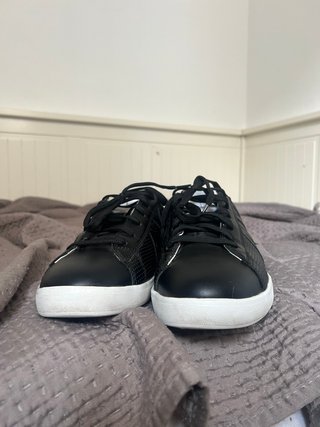Zapatillas Armani Negras y Blancas