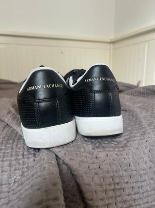 Zapatillas Armani Negras y Blancas