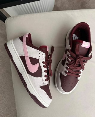 Botas Nike Dunk Low Rosa y Borgoña