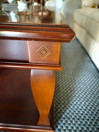 Mesa de centro de madera y cristal