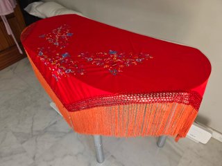 IMantón Rojo Bordado Flamenco